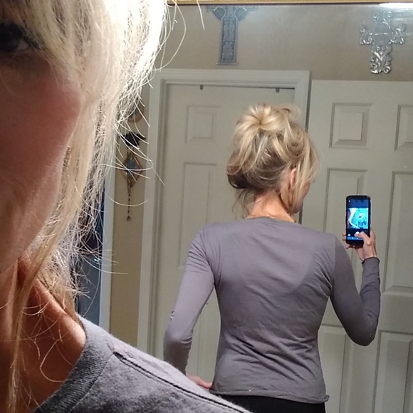 💕 long-sleeved t-shirt by Jake's size small - Picture 3 of 6